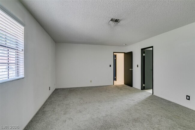 Foto del edificio - 604 Raintree Ln