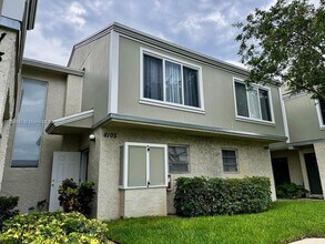 Building Photo - 8105 Lagos De Campo Blvd