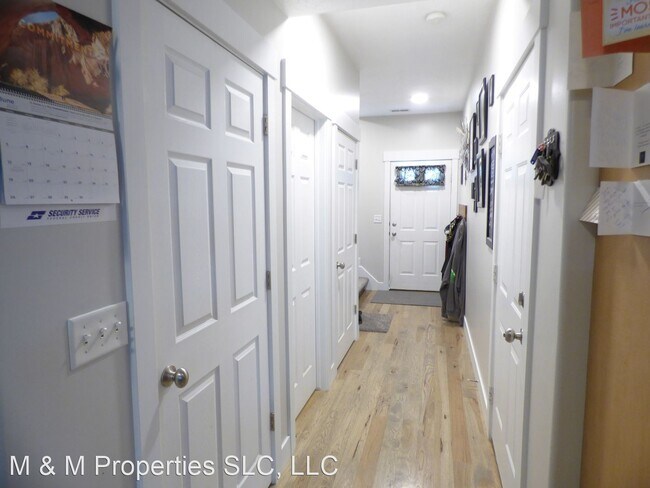Foto del edificio - 3 br, 2.5 bath House - 9461 S Hidden Pt