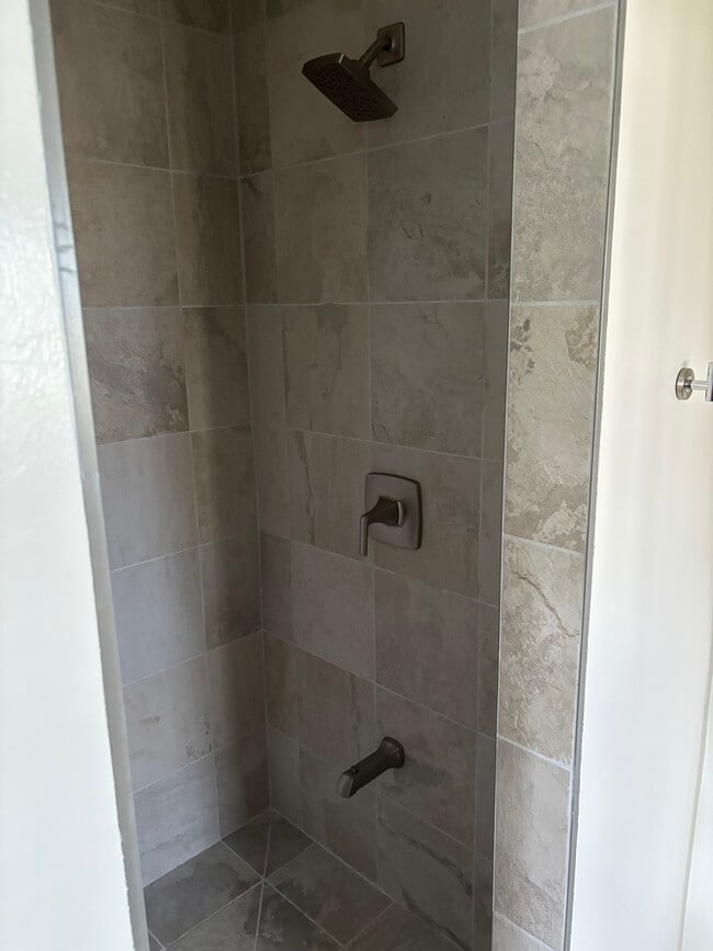 Building Photo - 1970 Mott-Smith Dr