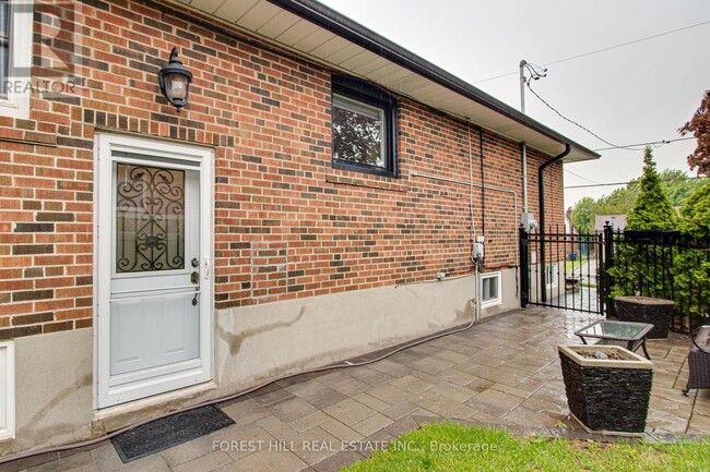 Building Photo - 57 Exbury Rd