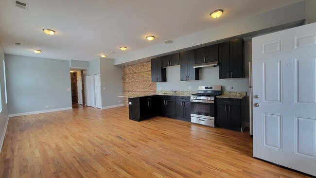 Building Photo - 229 E 51st St