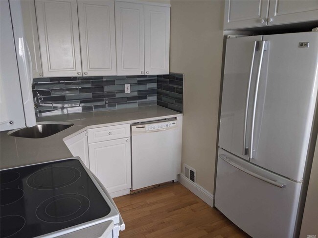 Building Photo - 962 Bowling Green Dr