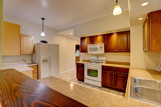 Foto del edificio - 628 Gladstone St