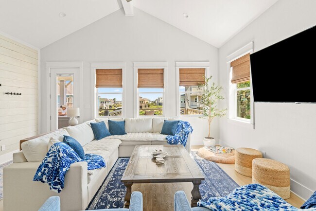 Building Photo - 867 Bowers Ln