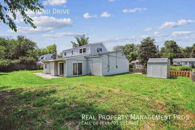 Foto del edificio - 9501 Lomond Dr