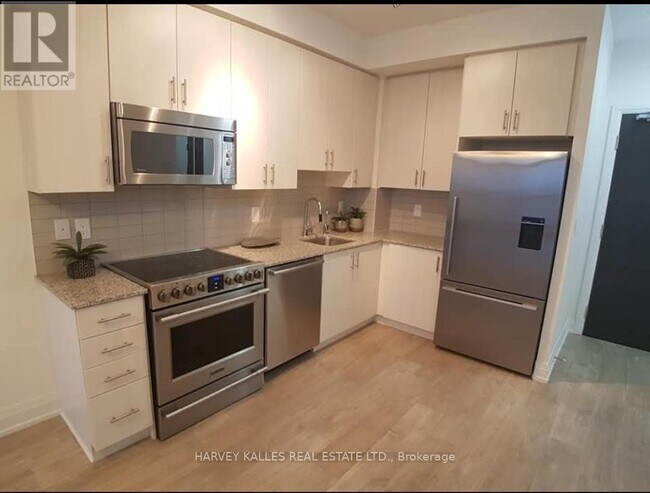 Photo du bâtiment - 3600 Hwy 7 W