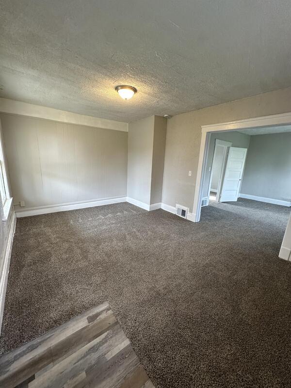 Foto del edificio - 7613 Bancroft Ave