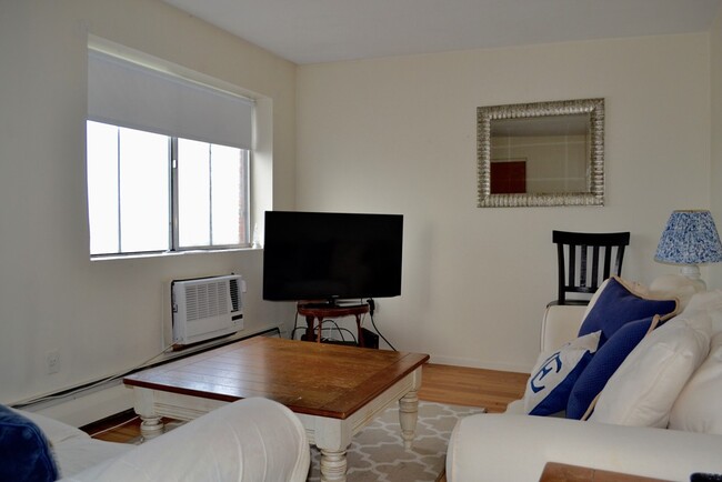 Foto del edificio - 134 Heath St