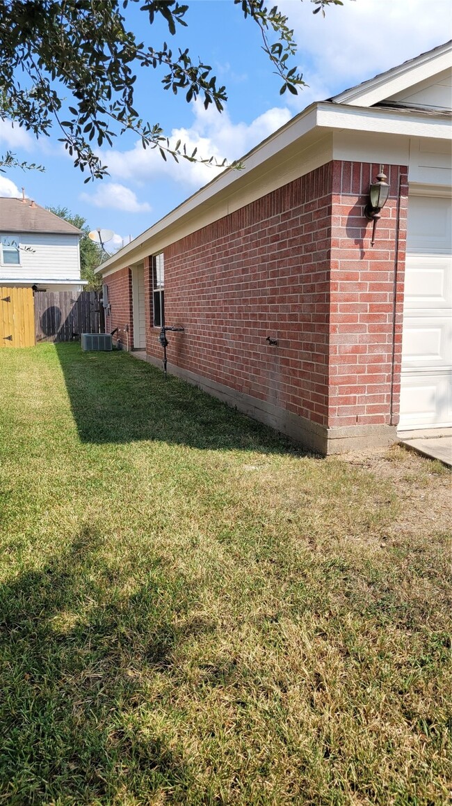 Foto del edificio - 7211 Foxwalk Ln