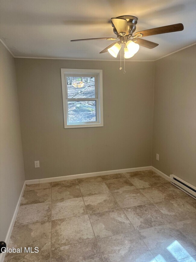 Building Photo - 49 Lowerre Ln