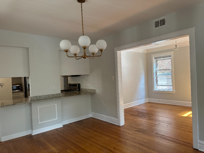 Building Photo - 4237 N Ashland Ave