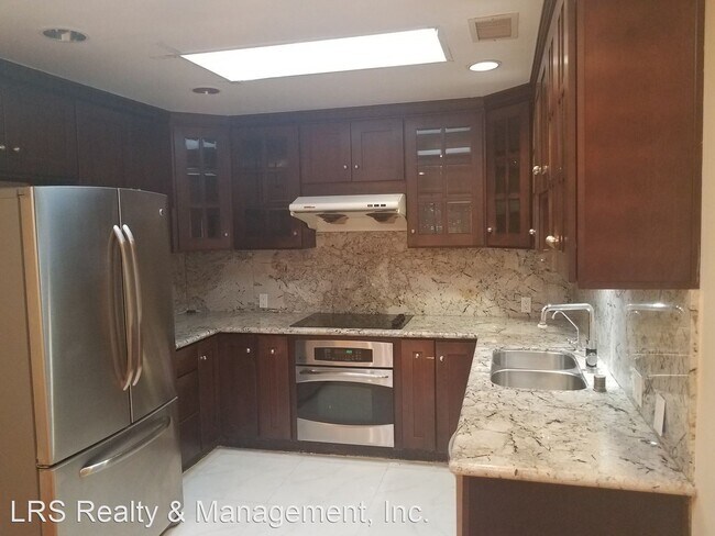 Building Photo - 2 br, 1 bath House - 3062-D Via Serena S