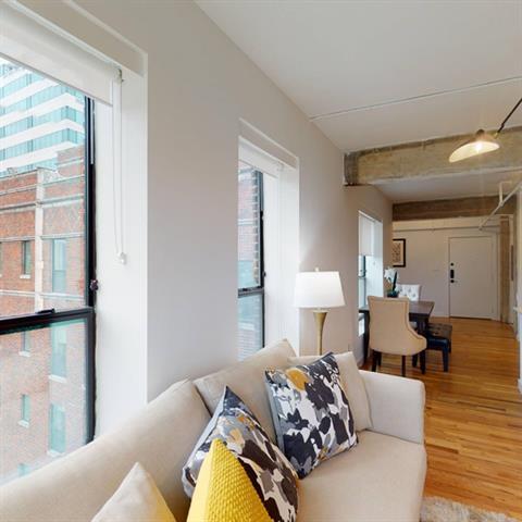 Foto del edificio - 3721 N Hall St