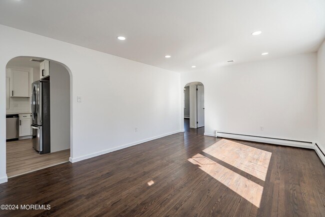 Foto del edificio - 528 E Woodland Ave