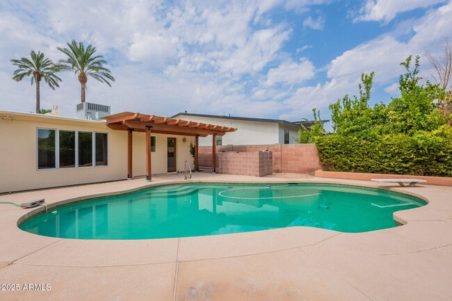 Foto del edificio - 7024 E Orange Blossom Ln