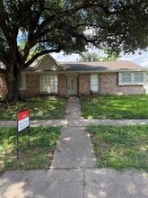 Building Photo - 9002 Roos Rd