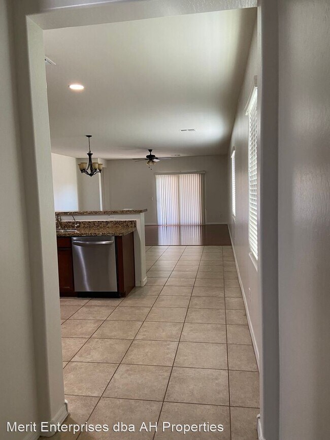 Foto del edificio - 4 br, 2 bath House - 42589 W SUSSEX RD