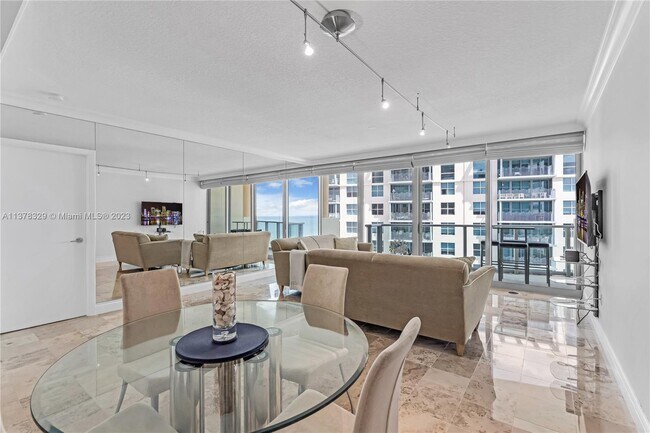 Building Photo - 1455 Ocean Dr
