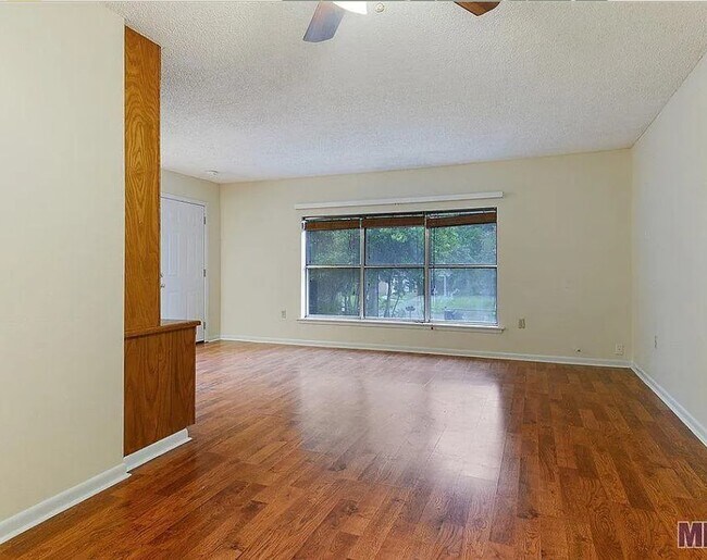 Building Photo - 6921 Whitlow Dr