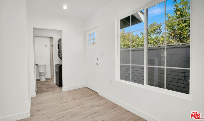 Foto del edificio - 5377 Manzanar Ave