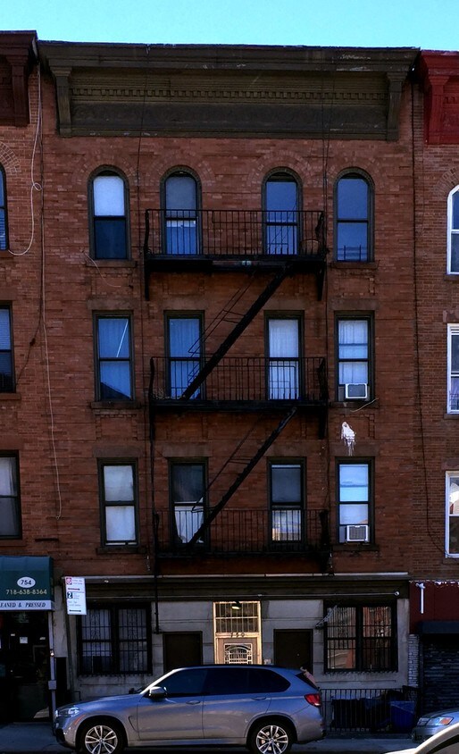 Primary Photo - 750 Washington Ave