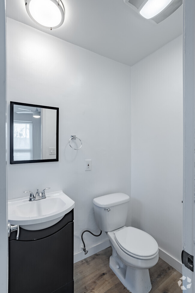 2BR, 2BA - 1200 SF - The Otis Apartment Homes