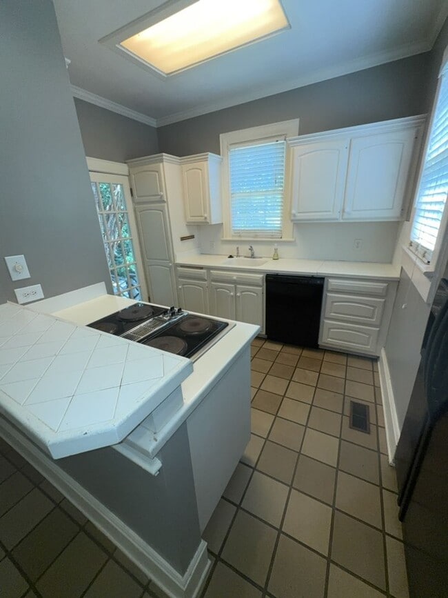 Foto del edificio - ?1618 17th Avenue - Lakebottom