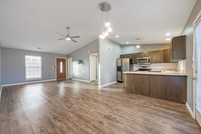 Photo - 3 Bedroom 1 1/2 Bath Home for Rent in Charlestown Indiana