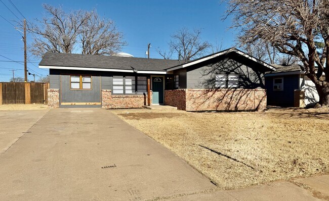Building Photo - Fully Remodeled 4 Bedroom / 3 Bath Home with Two Primary Suites!