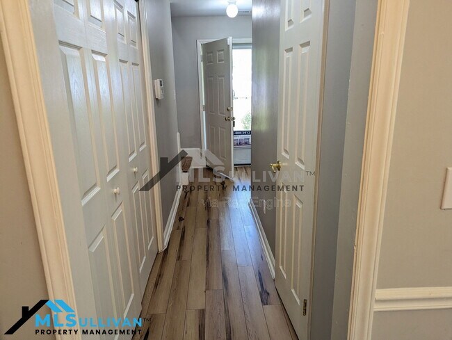 Building Photo - 7 Albert Ct