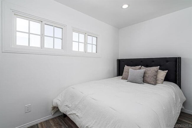 Building Photo - 4263 33rd St