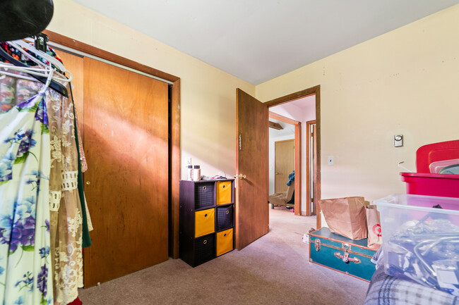 Bedroom #1 - 103 Baker St
