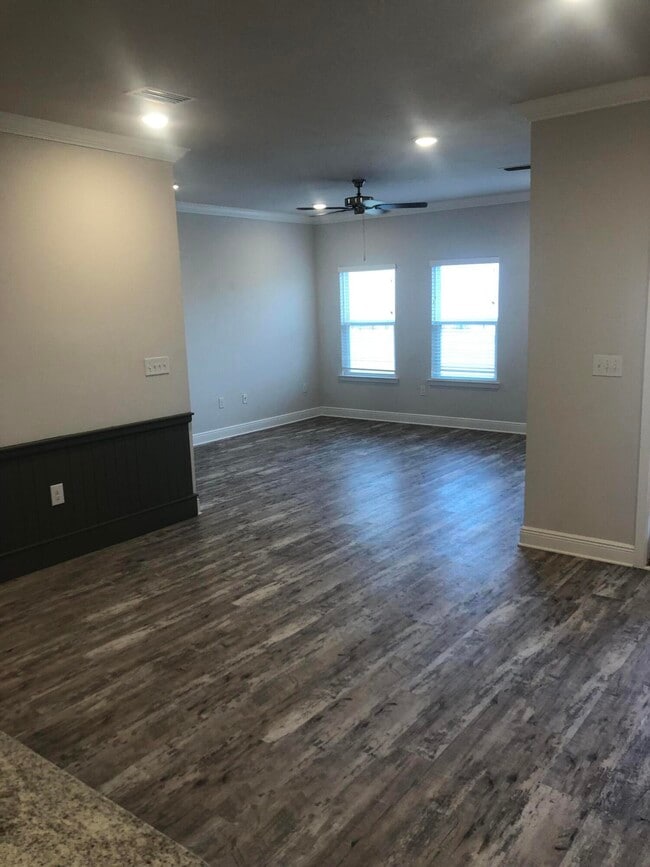 Building Photo - 158 Lightning Bug Ln