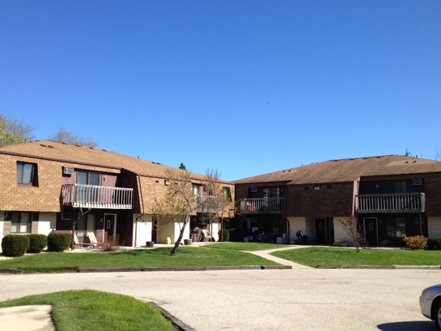 Primary Photo - Ashlyn Village Apartments