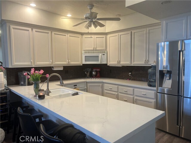 Building Photo - 9312 Marina Pacifica Dr N
