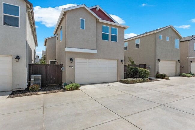 Photo - 2717 N Cove Drive House