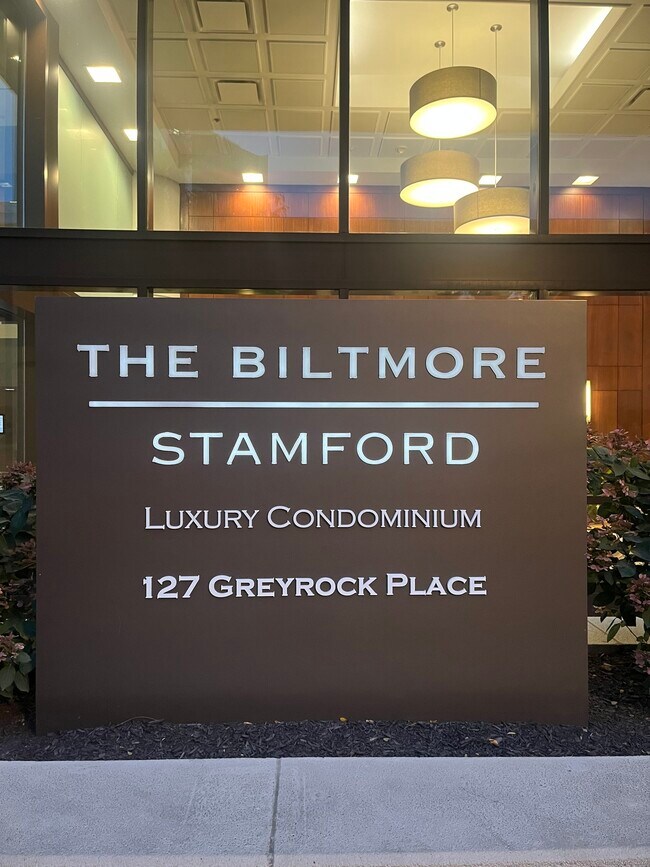 Foto del edificio - 127 Greyrock Pl
