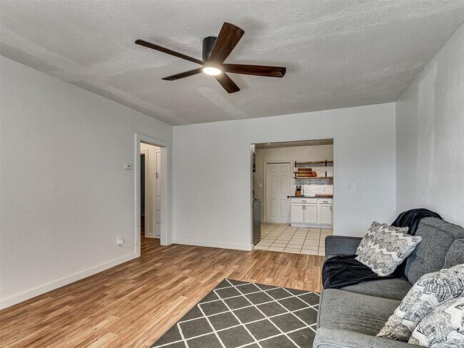 Foto del edificio - 1229 Meta Ave