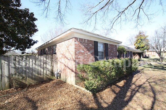 Building Photo - 3201 Longacre Cove