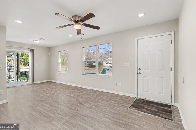 Foto del edificio - 2117 Blayton Ln SE