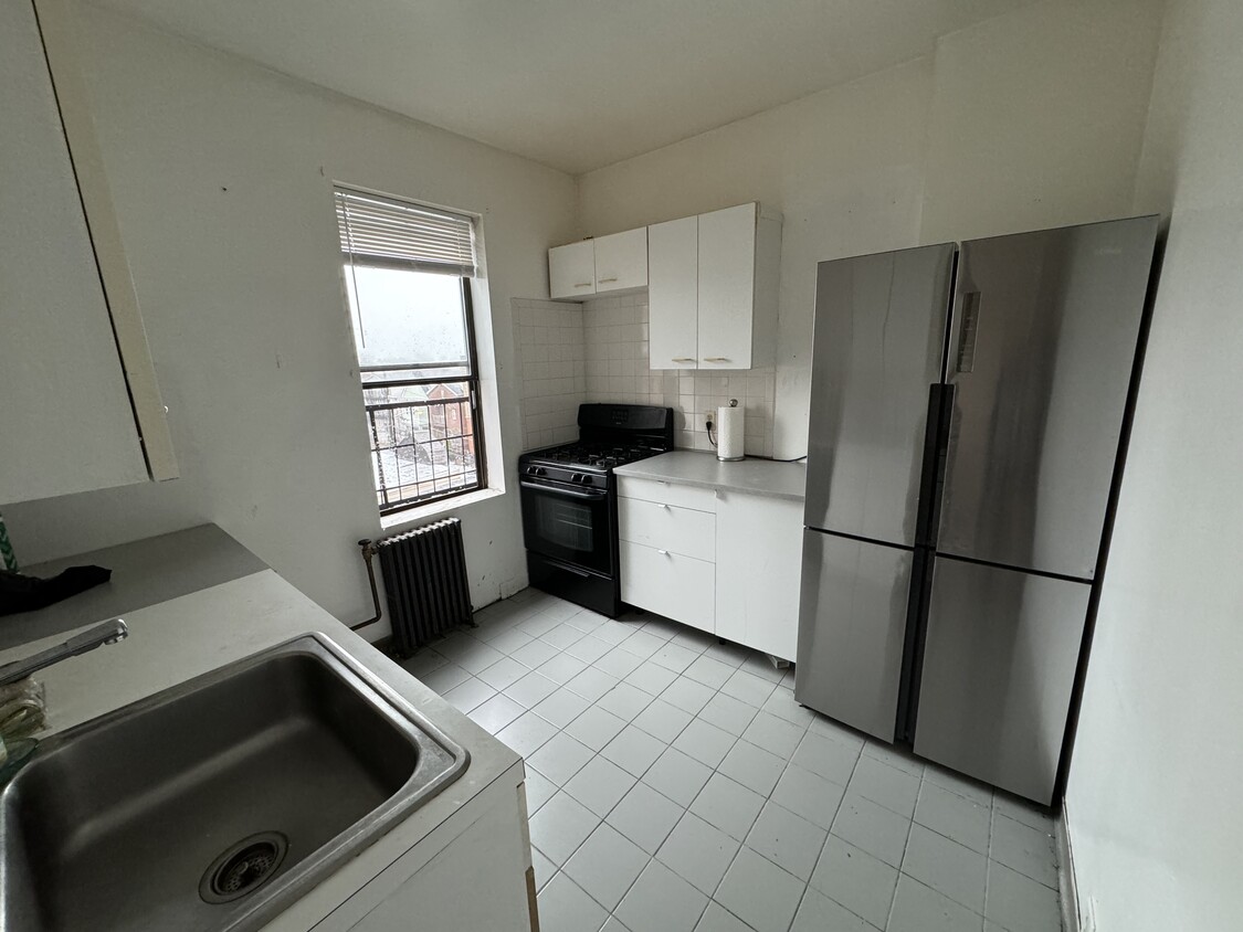 Kitchen - 42 Van Wagenen Ave