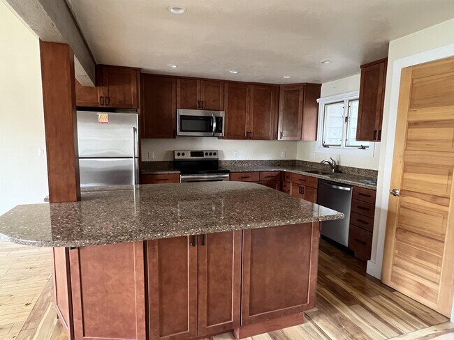 Building Photo - 853 Deer Blvd