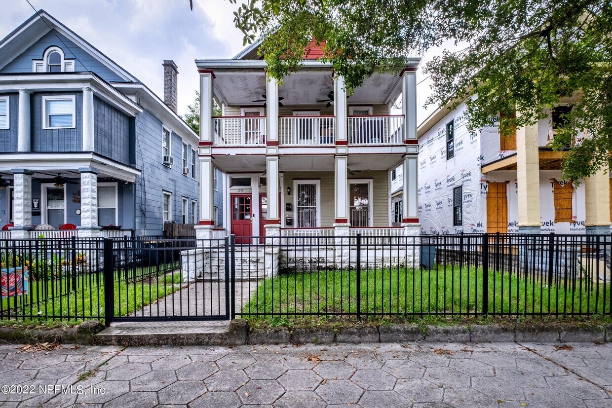 Foto principal - 1913 Perry St