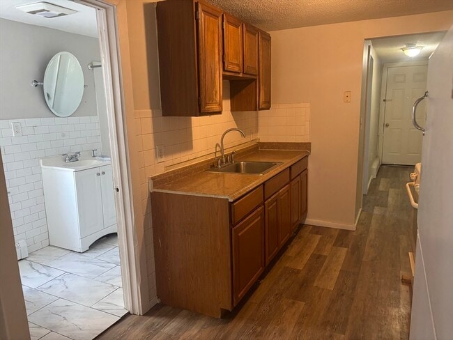 Foto del edificio - 108 S Common St