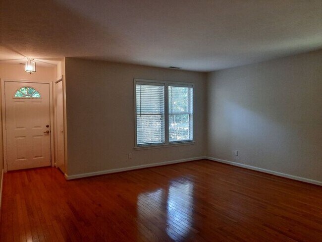Building Photo - Single Family Home with 2 Car Garage