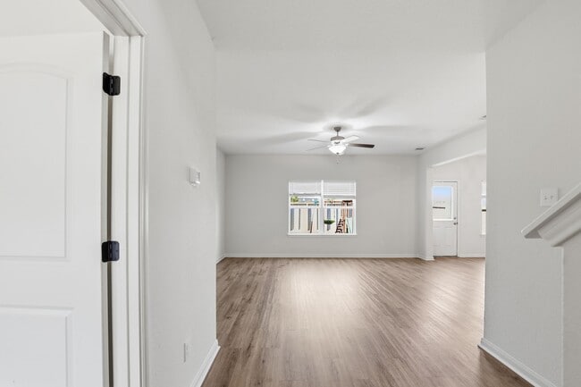 Building Photo - 2044 Mule Ridge Dr