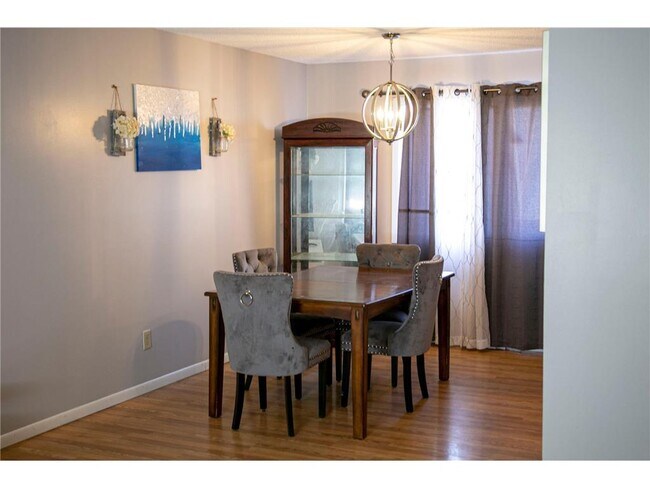 Foto del edificio - 6748 Edgewood Ave N