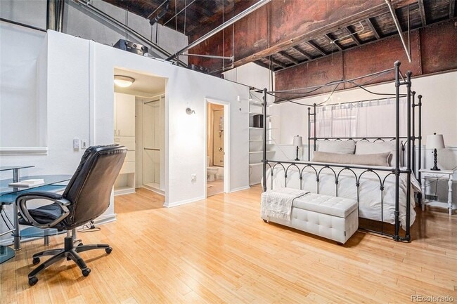 Building Photo - 2 Bedroom Townhome in RINO