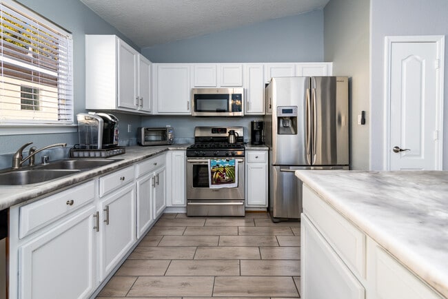 Foto del edificio - 6415 Bosque Meadows Pl NW